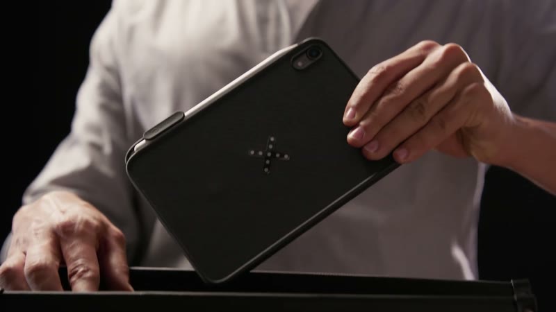 Pitaka iPad mini 鲨鱼拍摄制作